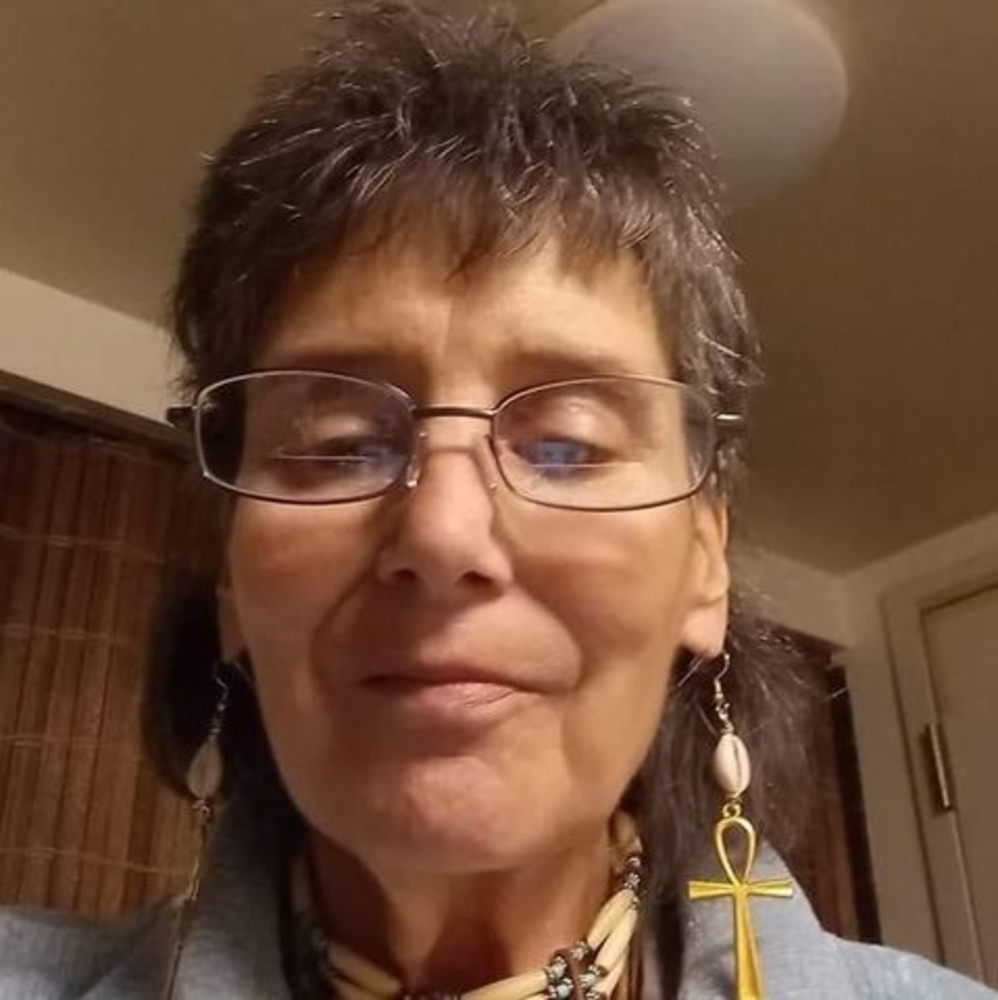 Meet your Posher, Pam